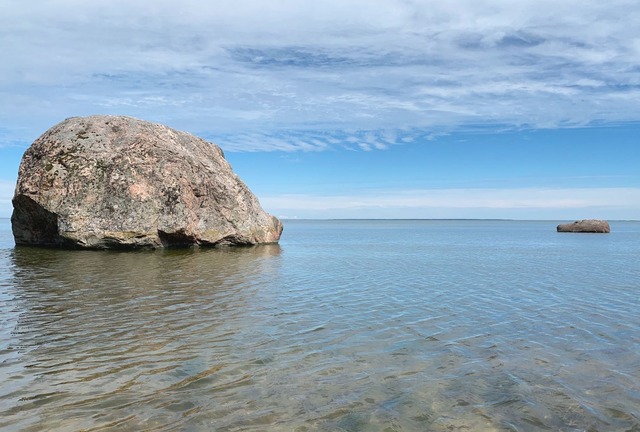 Strip rocks